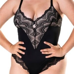 Chic Black Lace Chemise. SIZE 3 XL